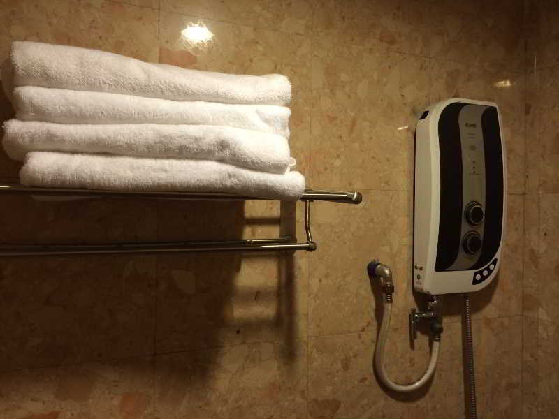 Hotel Zamburger Sg Bakap Kampong Gurun Bagian luar foto