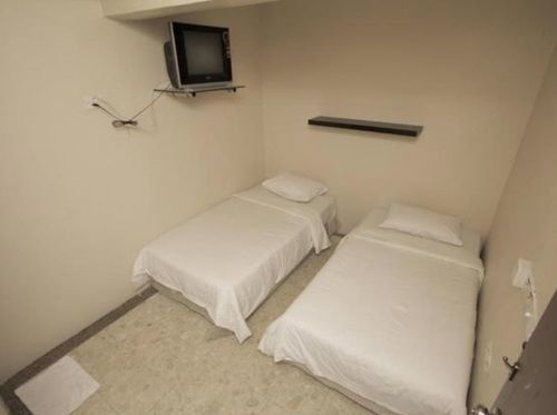 Hotel Zamburger Sg Bakap Kampong Gurun Bagian luar foto